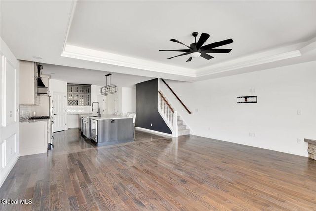 22 Stacey Way, North Greenbush, NY 12180