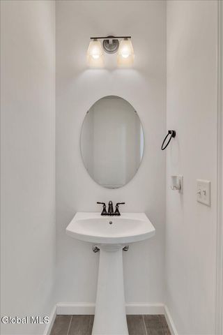 22 Stacey Way, North Greenbush, NY 12180