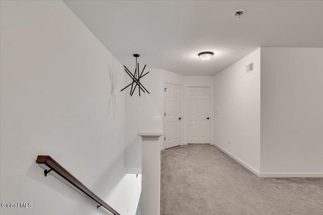 22 Stacey Way, North Greenbush, NY 12180