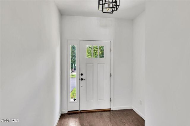 22 Stacey Way, North Greenbush, NY 12180