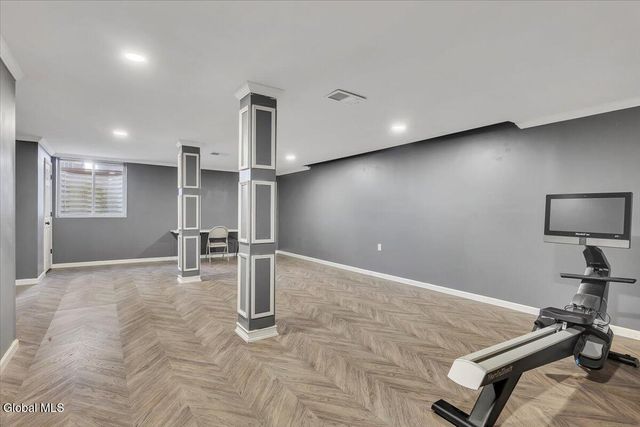 22 Stacey Way, North Greenbush, NY 12180