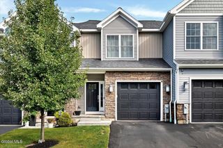 22 Stacey Way, North Greenbush, NY 12180