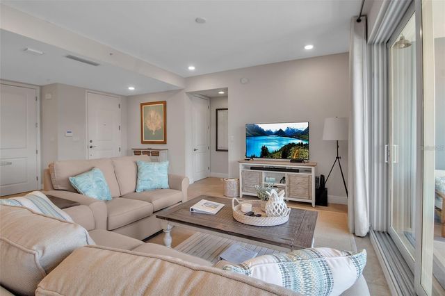 376 ARUBA CIRCLE 301, Bradenton, FL 34209