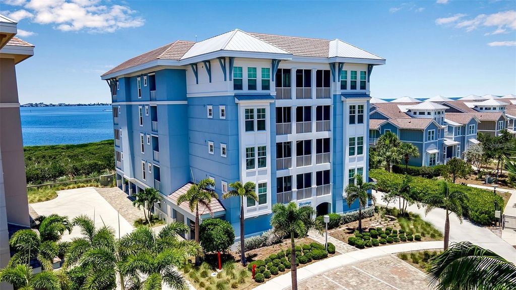 Image 2 of property listing at 376 ARUBA CIRCLE 301, Bradenton, FL 34209