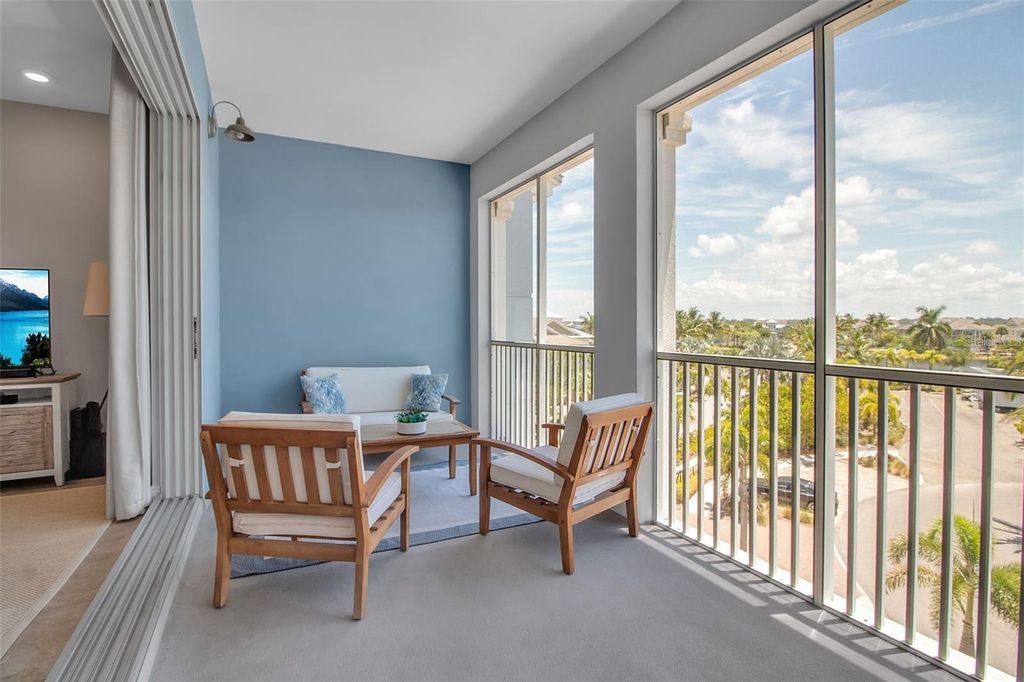 Image 22 of property listing at 376 ARUBA CIRCLE 301, Bradenton, FL 34209
