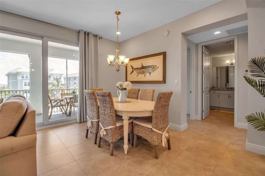 Image 28 of property listing at 376 ARUBA CIRCLE 301, Bradenton, FL 34209