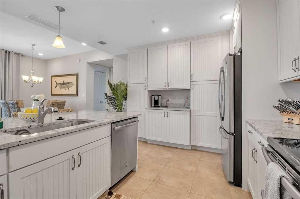 Image 31 of property listing at 376 ARUBA CIRCLE 301, Bradenton, FL 34209