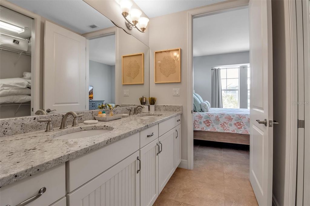 Image 36 of property listing at 376 ARUBA CIRCLE 301, Bradenton, FL 34209