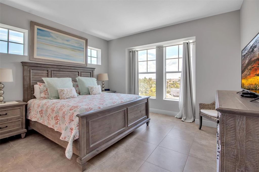 Image 37 of property listing at 376 ARUBA CIRCLE 301, Bradenton, FL 34209