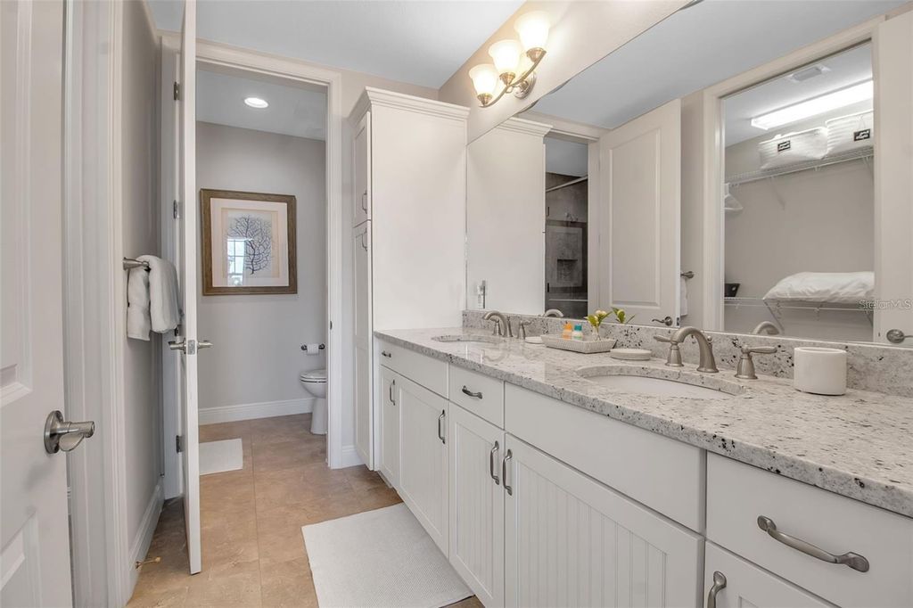Image 40 of property listing at 376 ARUBA CIRCLE 301, Bradenton, FL 34209