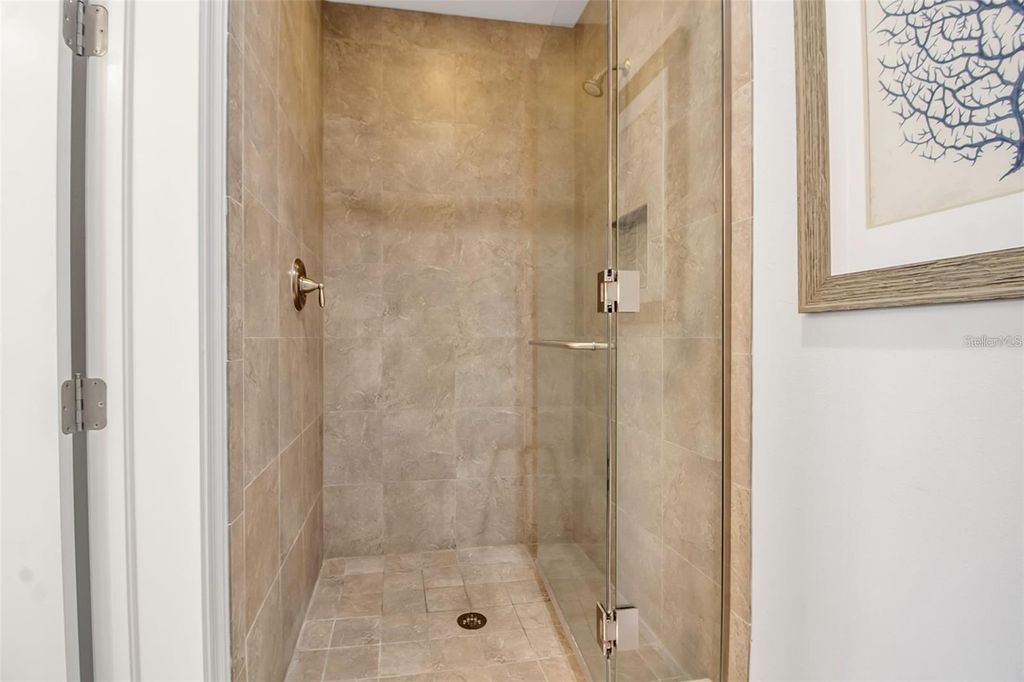 Image 41 of property listing at 376 ARUBA CIRCLE 301, Bradenton, FL 34209