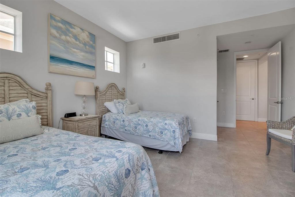 Image 43 of property listing at 376 ARUBA CIRCLE 301, Bradenton, FL 34209