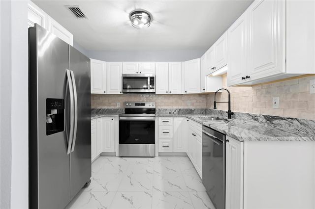 3921 W GRAY STREET, Tampa, FL 33609