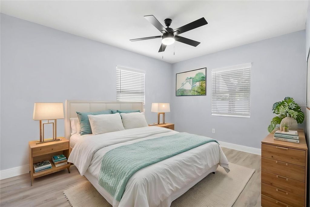 Image 11 of property listing at 3921 W GRAY STREET, Tampa, FL 33609