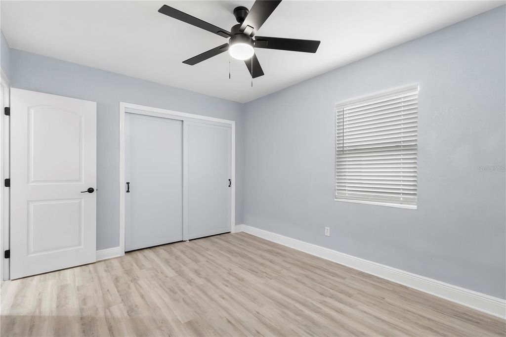 Image 12 of property listing at 3921 W GRAY STREET, Tampa, FL 33609