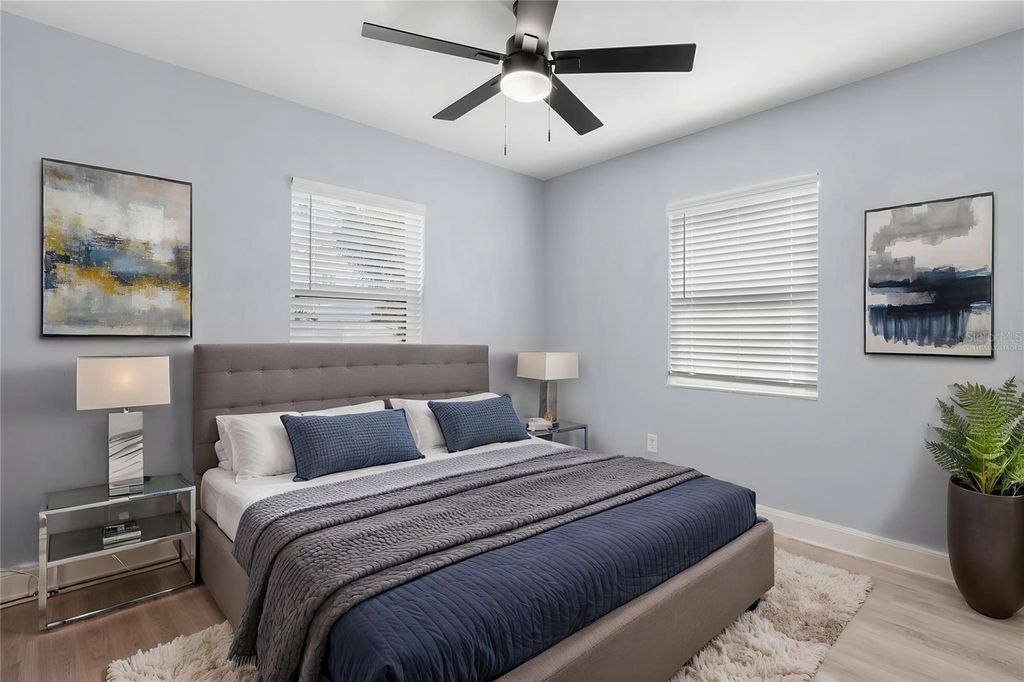Image 15 of property listing at 3921 W GRAY STREET, Tampa, FL 33609