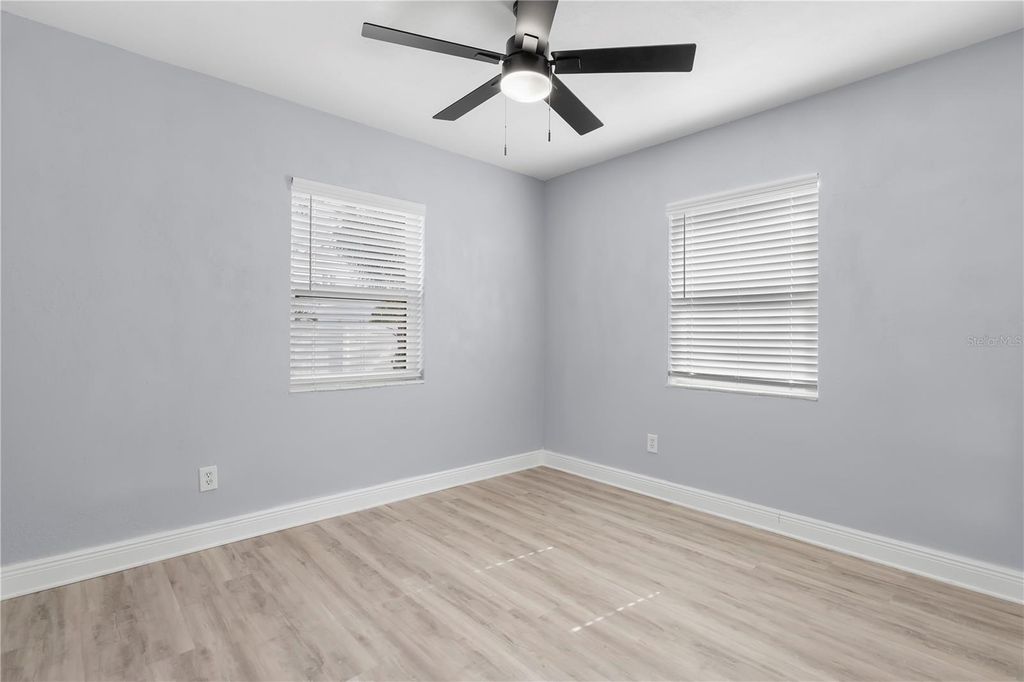 Image 16 of property listing at 3921 W GRAY STREET, Tampa, FL 33609