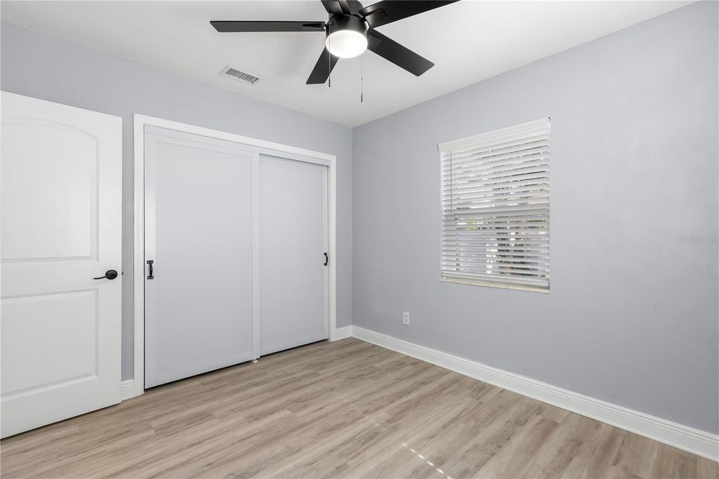 Image 17 of property listing at 3921 W GRAY STREET, Tampa, FL 33609
