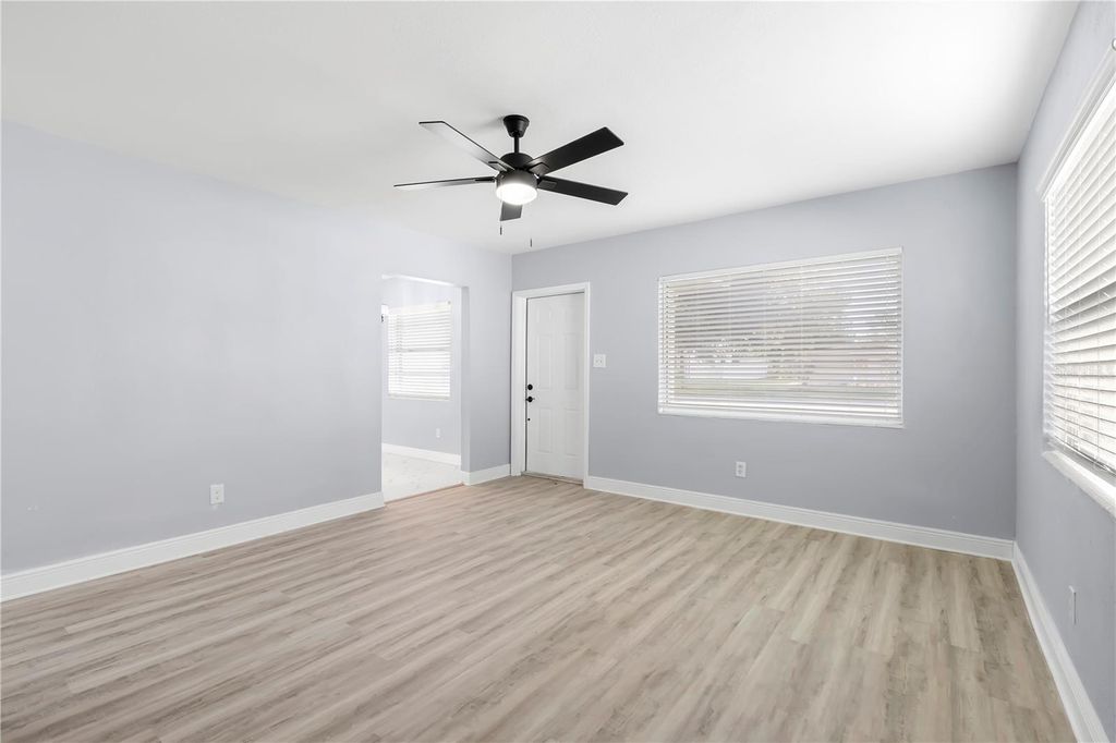 Image 19 of property listing at 3921 W GRAY STREET, Tampa, FL 33609