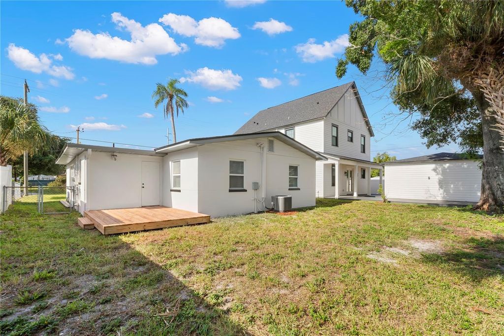Image 26 of property listing at 3921 W GRAY STREET, Tampa, FL 33609