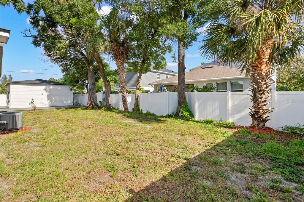 Image 28 of property listing at 3921 W GRAY STREET, Tampa, FL 33609