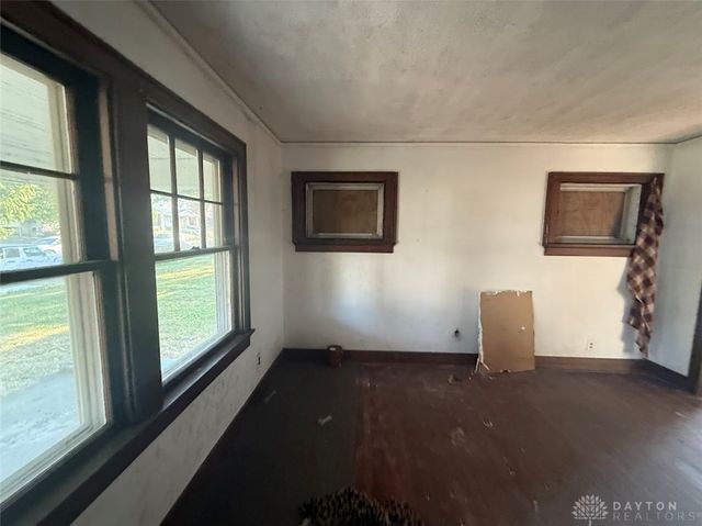 104 E Beechwood Avenue, Dayton, OH 45405