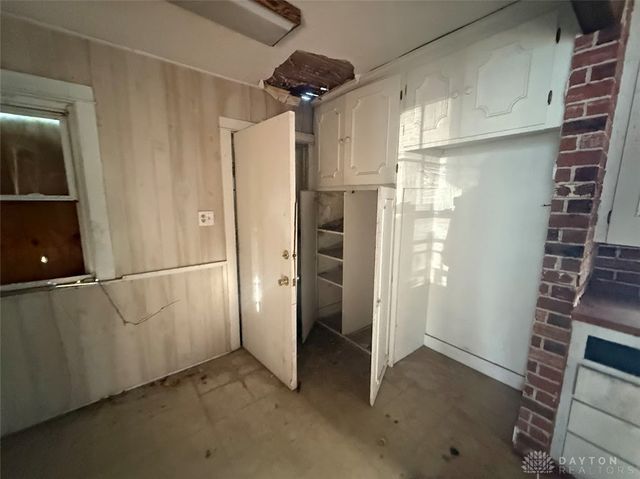 104 E Beechwood Avenue, Dayton, OH 45405