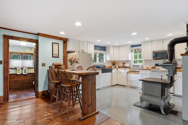 88 Post Road, North Hampton, NH 03862