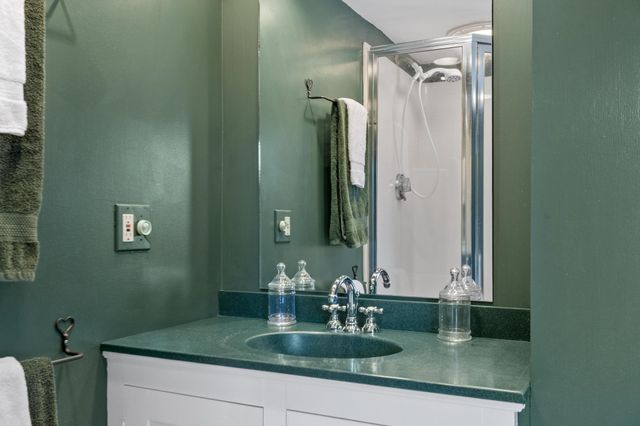88 Post Road, North Hampton, NH 03862
