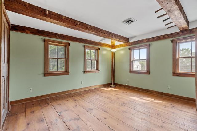 88 Post Road, North Hampton, NH 03862