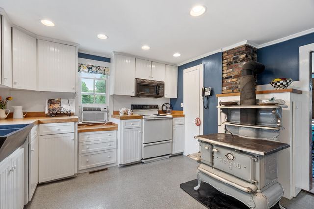88 Post Road, North Hampton, NH 03862