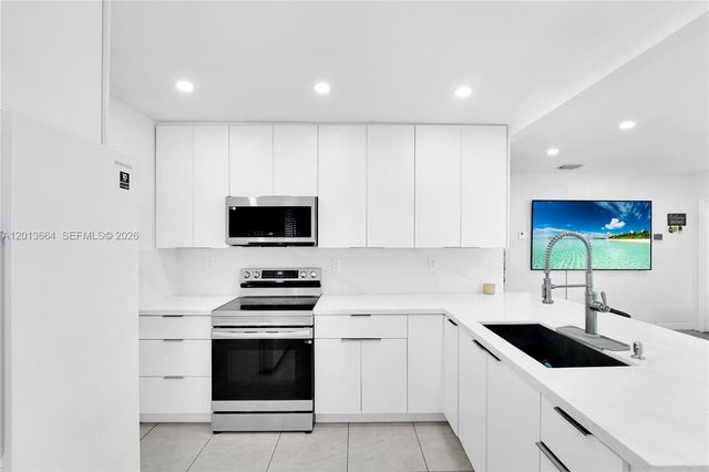 9425 NW 36th Avenue, Miami, FL 33147