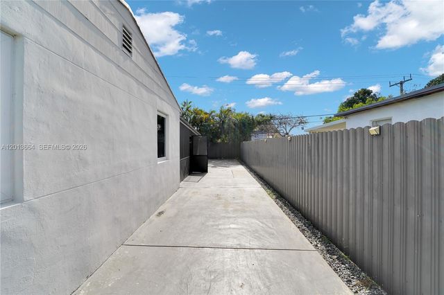 9425 NW 36th Avenue, Miami, FL 33147