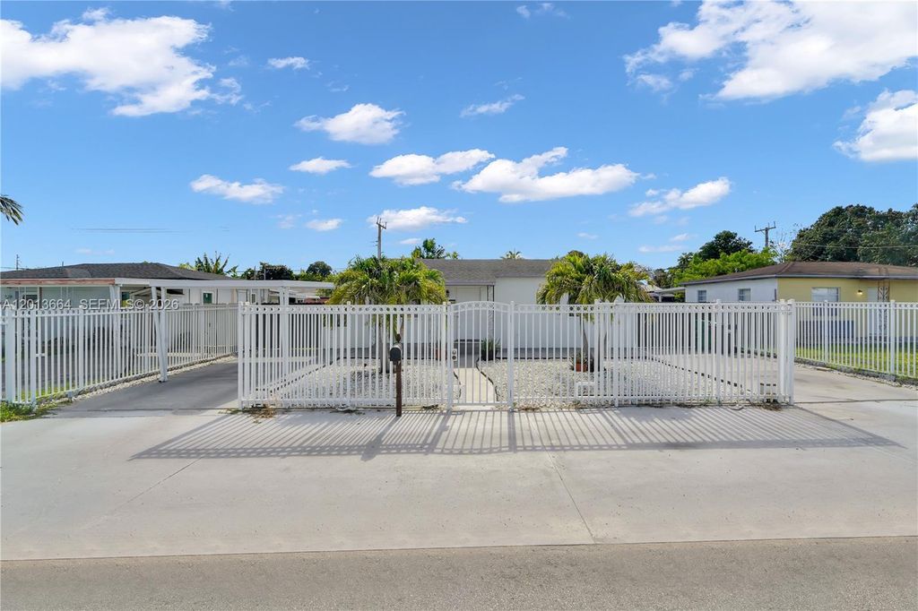 9425 NW 36th Avenue, Miami, FL 33147