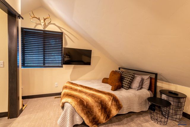 21120 GILDED MOUNTAIN RD, Lead, SD 57754