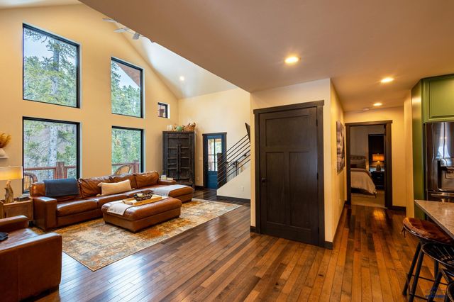 21120 GILDED MOUNTAIN RD, Lead, SD 57754