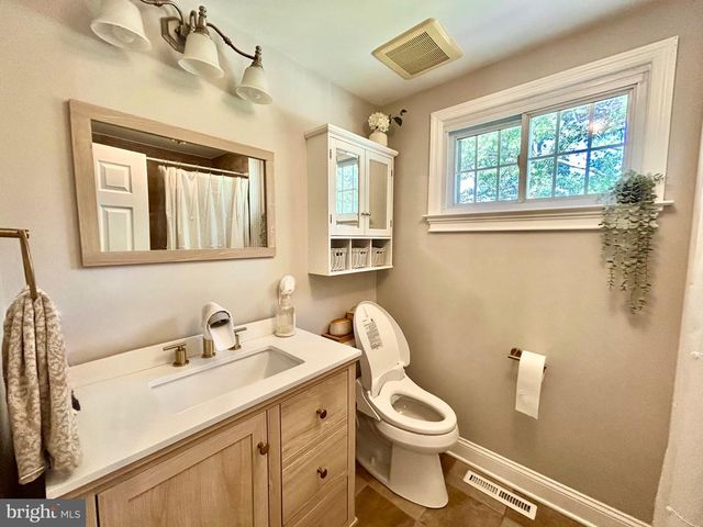 21 PRINCESS AVE, Marlton, NJ 08053