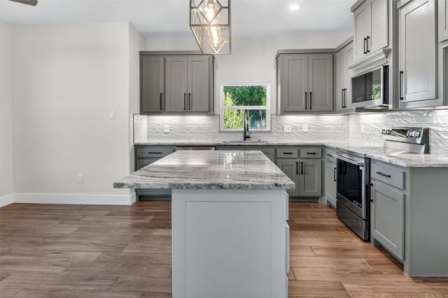1613 Franklin Street, Weatherford, TX 76086