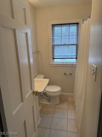 1443 Parkview Drive, Lyndhurst, OH 44124