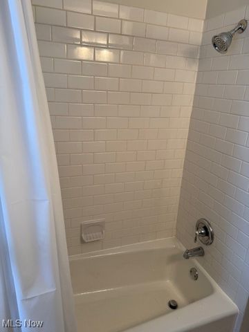 1443 Parkview Drive, Lyndhurst, OH 44124