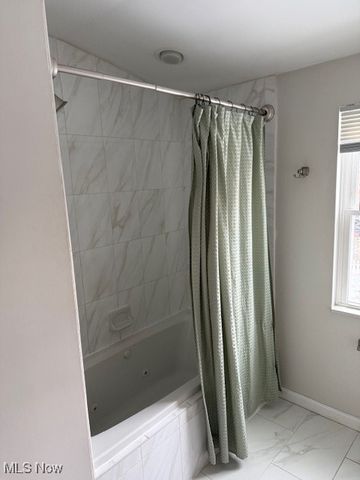 1443 Parkview Drive, Lyndhurst, OH 44124