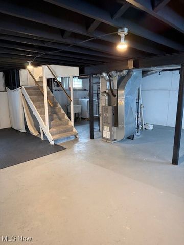 1443 Parkview Drive, Lyndhurst, OH 44124