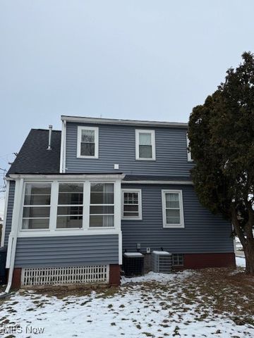 1443 Parkview Drive, Lyndhurst, OH 44124