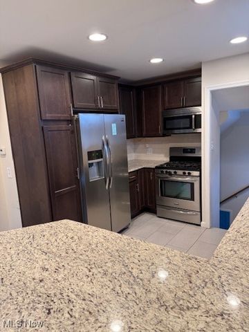 1443 Parkview Drive, Lyndhurst, OH 44124