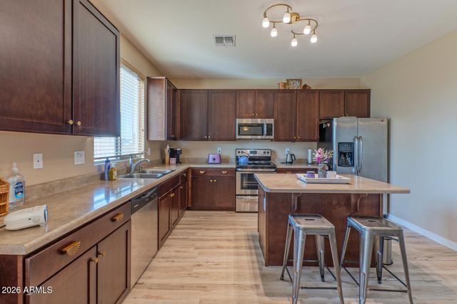 4715 W GELDING Drive, Glendale, AZ 85306