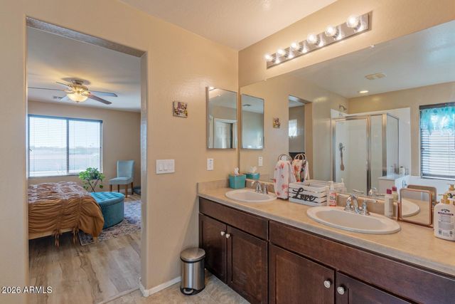 4715 W GELDING Drive, Glendale, AZ 85306