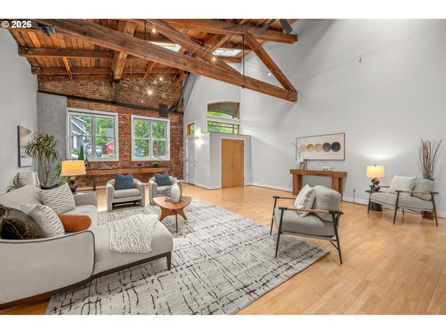 2769 Nw SAVIER St, Portland, OR 97210