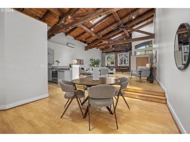 2769 Nw SAVIER St, Portland, OR 97210