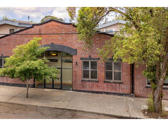 2769 Nw SAVIER St, Portland, OR 97210