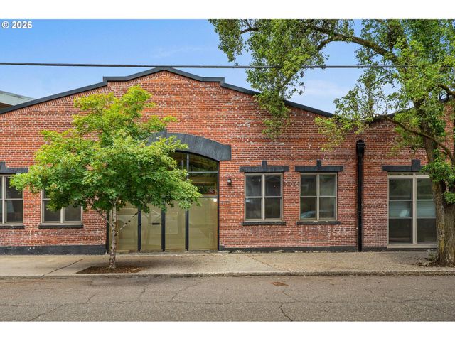 2769 Nw SAVIER St, Portland, OR 97210
